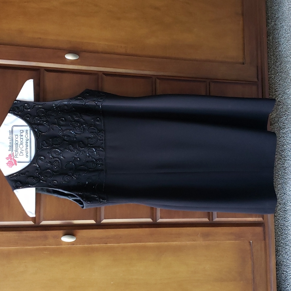 The perfect party little black dress.